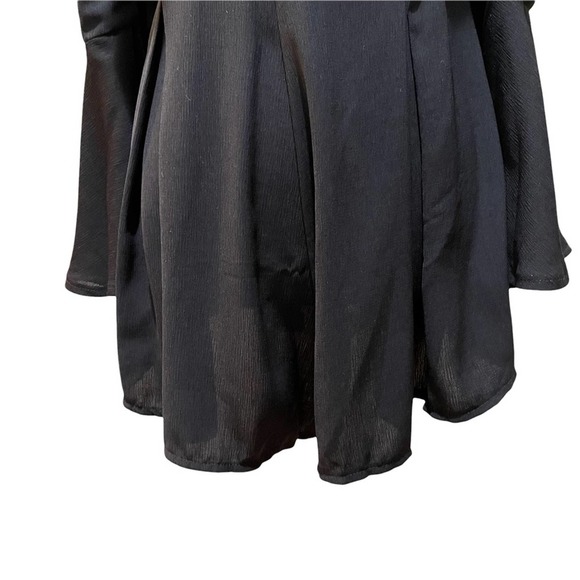 LF Rumor Boutique Off Shoulder Romper with Choker Bell Sleeve Black Size Medium - Picture 2 of 9
